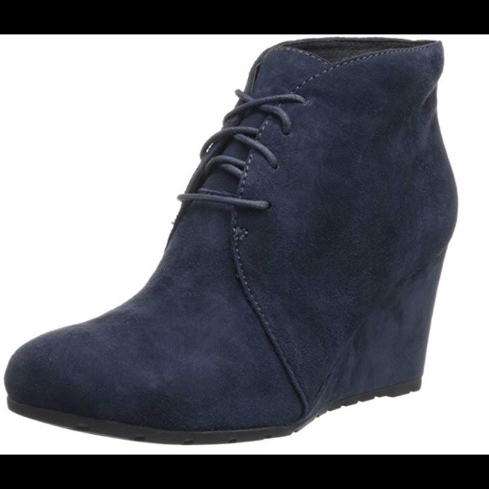 Clarks Women’s Rosepoint Dew Bootie
